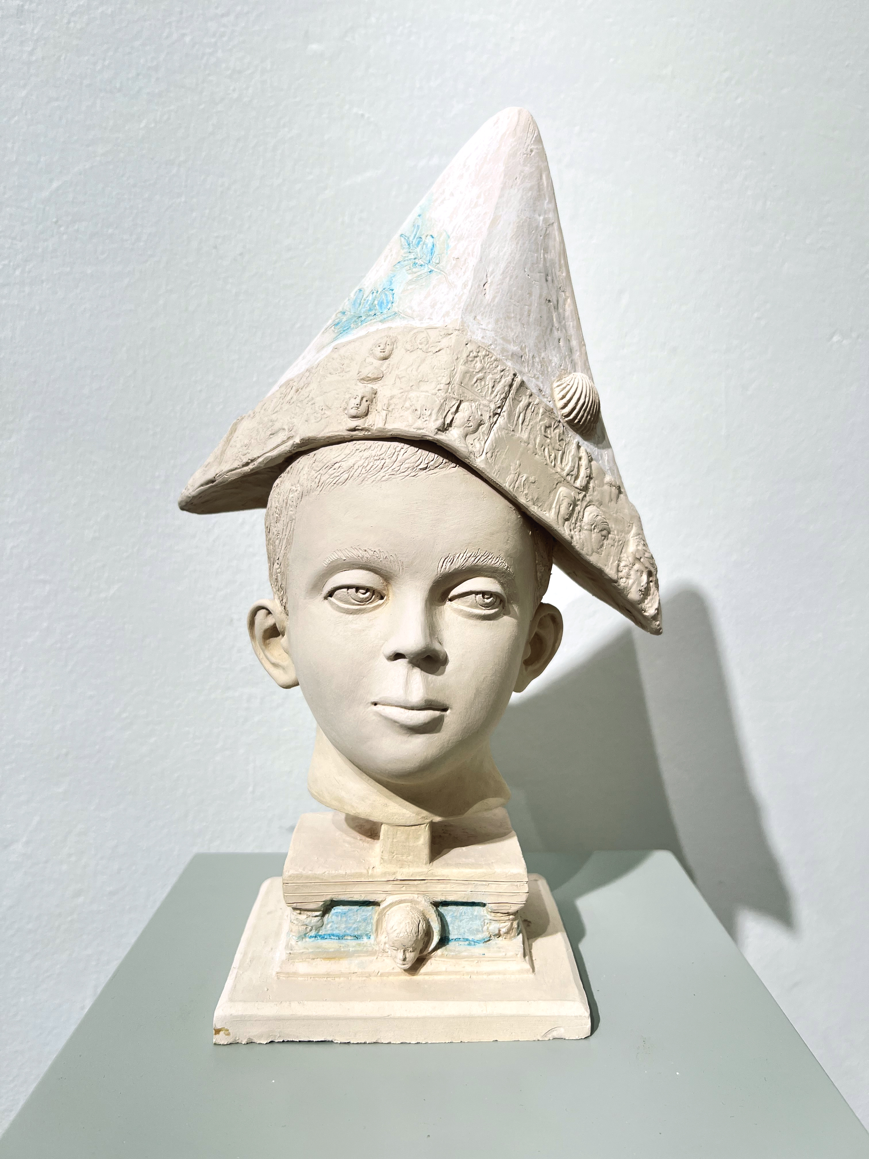 Ivan Theimer, Testa con cappello - barchetta, 2023, scultura in terracotta, 35 x 20 x 16 cm, THEISC009