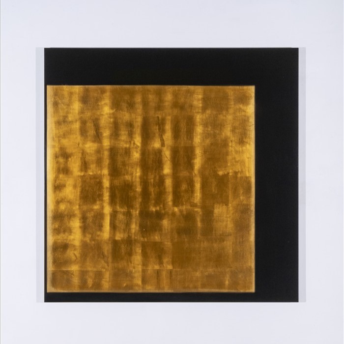 Paolo Serra, Senza titolo, 2026, lacca e foglia metallica su tavola, lacquer and metal leaf on board, 122,0 x 122,0 cm, SERTM0114